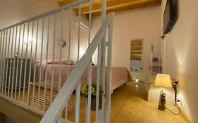 Residenza Ronna Razia